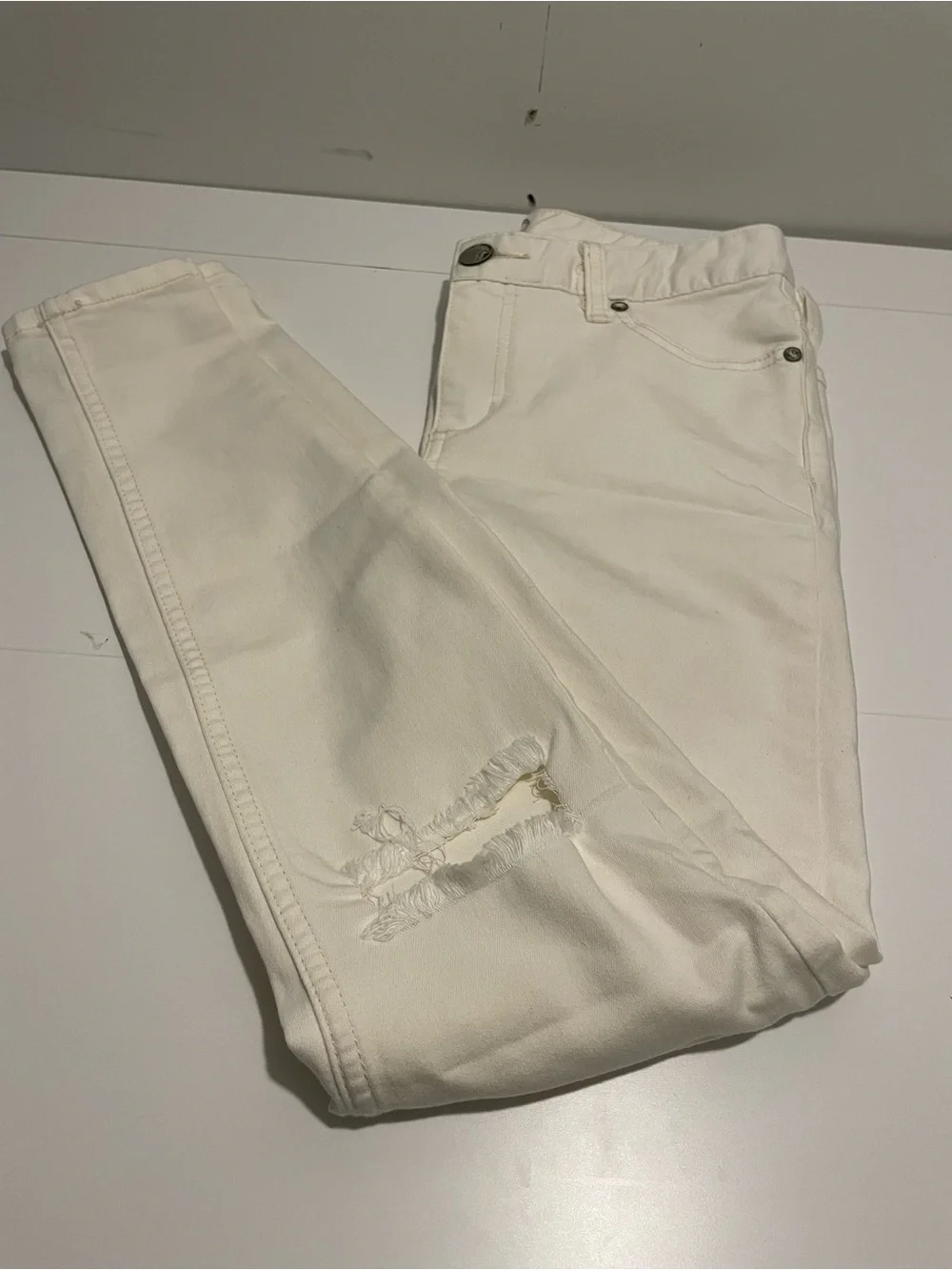Free People Brand Women's size 26 White Skinny Distressed Jeans